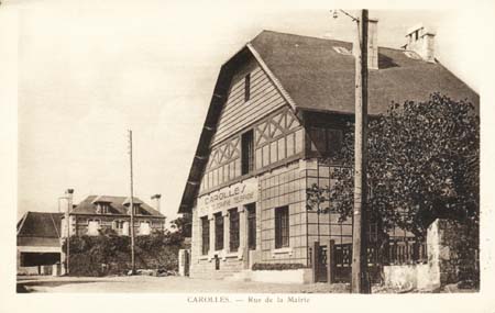 Sélectionnez (click gauche) la carte postale pour l'afficher en grand format